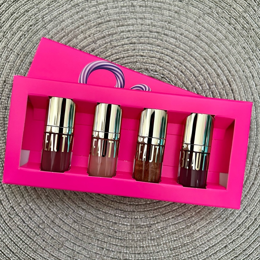 NIB Beautycounter Limited Edition Holiday Mini Beyond Gloss Vault